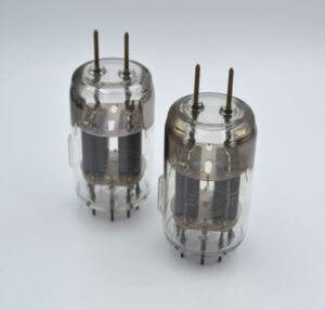 NEW 2pcs 6R3S-1 MATCHED PAIR Same Data Svetlana Double Beam Tetrode Tube NOS